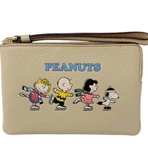 Coach CF213 Peanut and Friends Leather Wallet wristlet NWT
